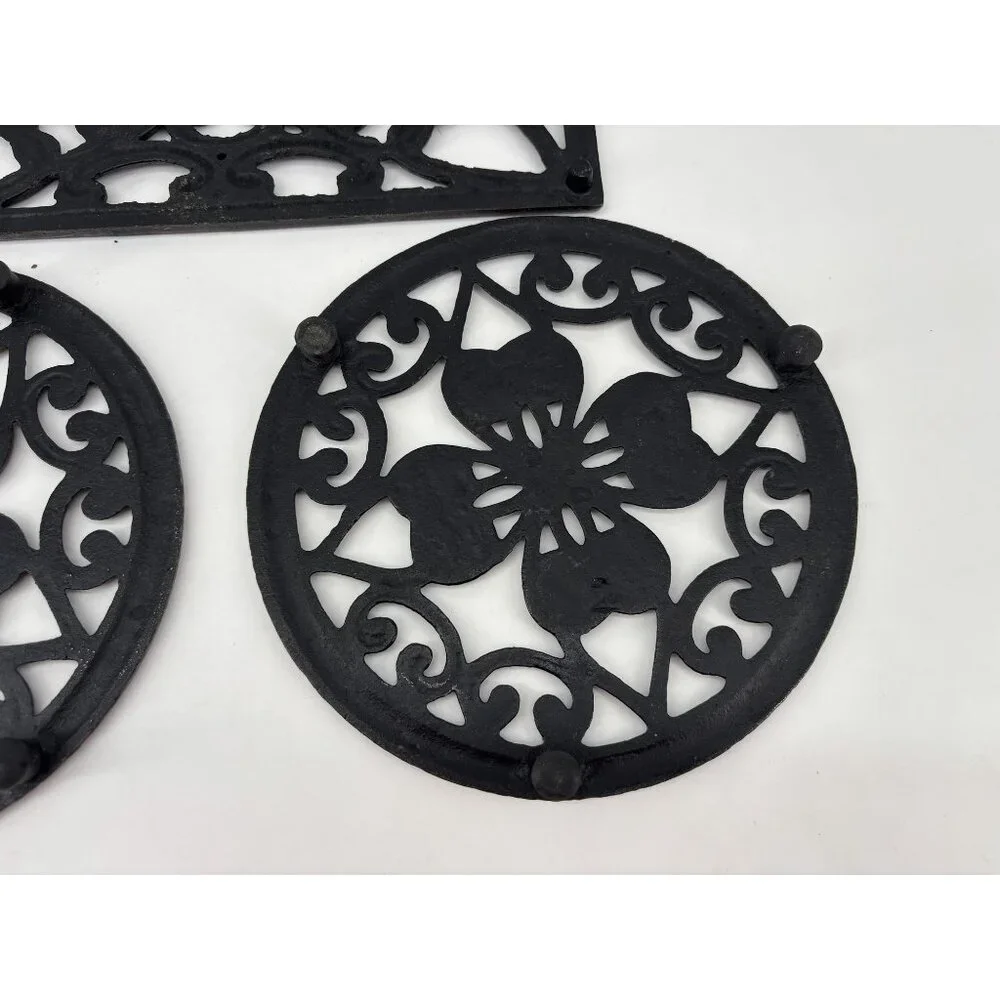 Cast Iron Trivet Flower Trivets with Pegs Heat Resistant Hot Pot Holder,‎ lot of